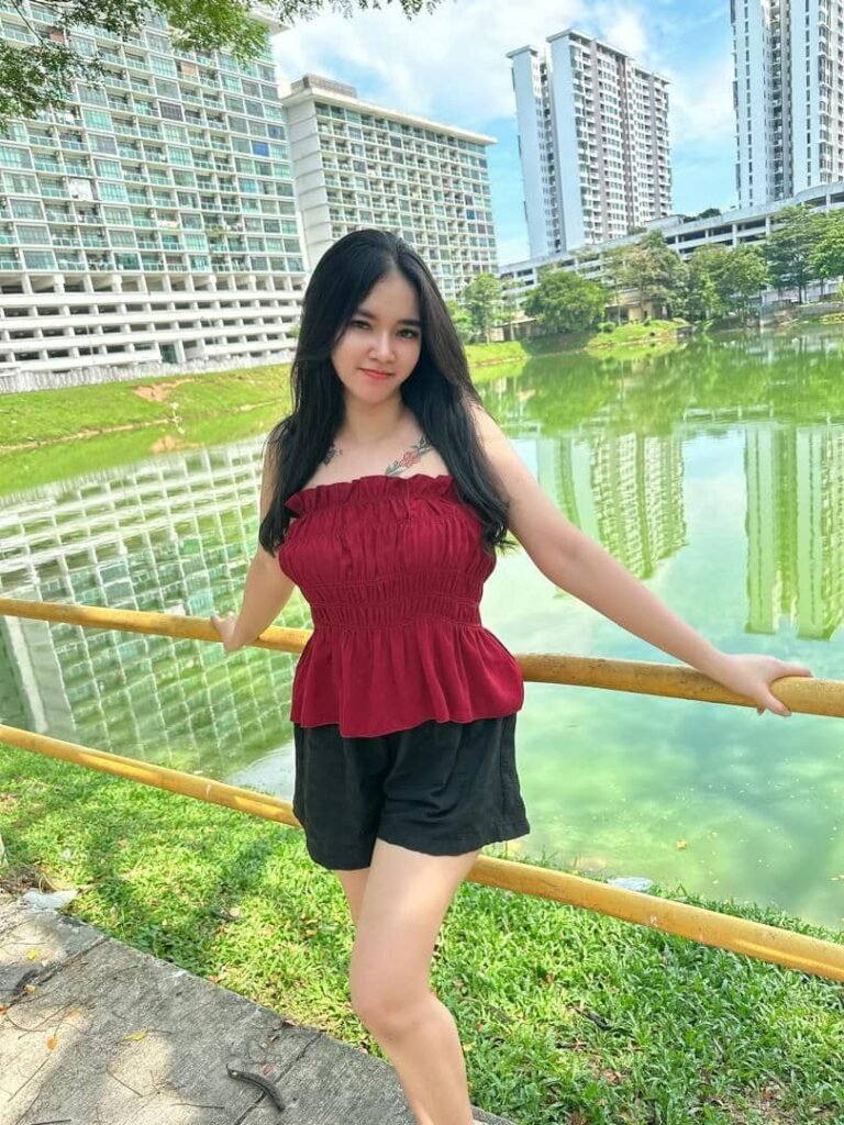 Mega JB Esocrt Girl 2
