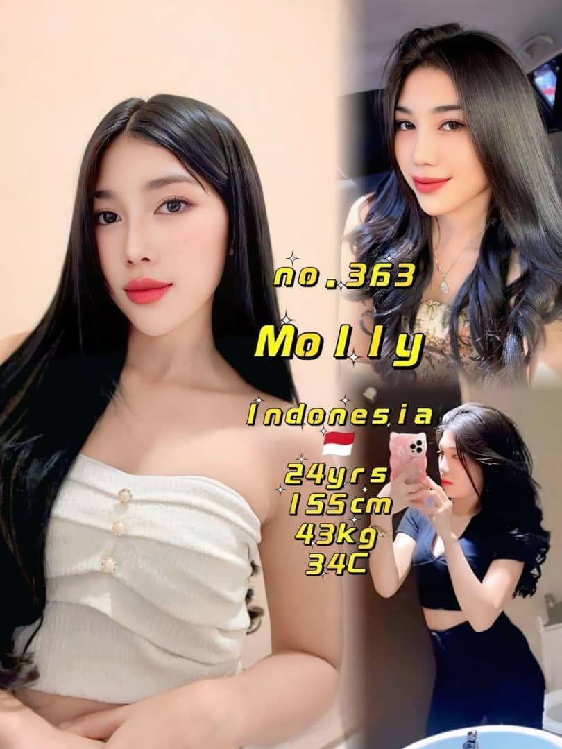 363 Molly JB Escort Girl