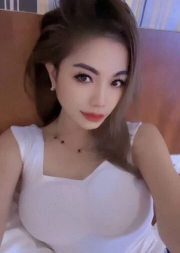 Moza JB Escort Girl
